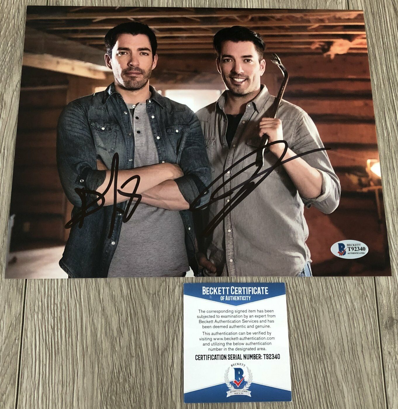 JONATHAN & DREW SCOTT SIGNED PROPERTY BROTHERS 8x10 Photo Poster painting wPROOF BECKETT BAS COA