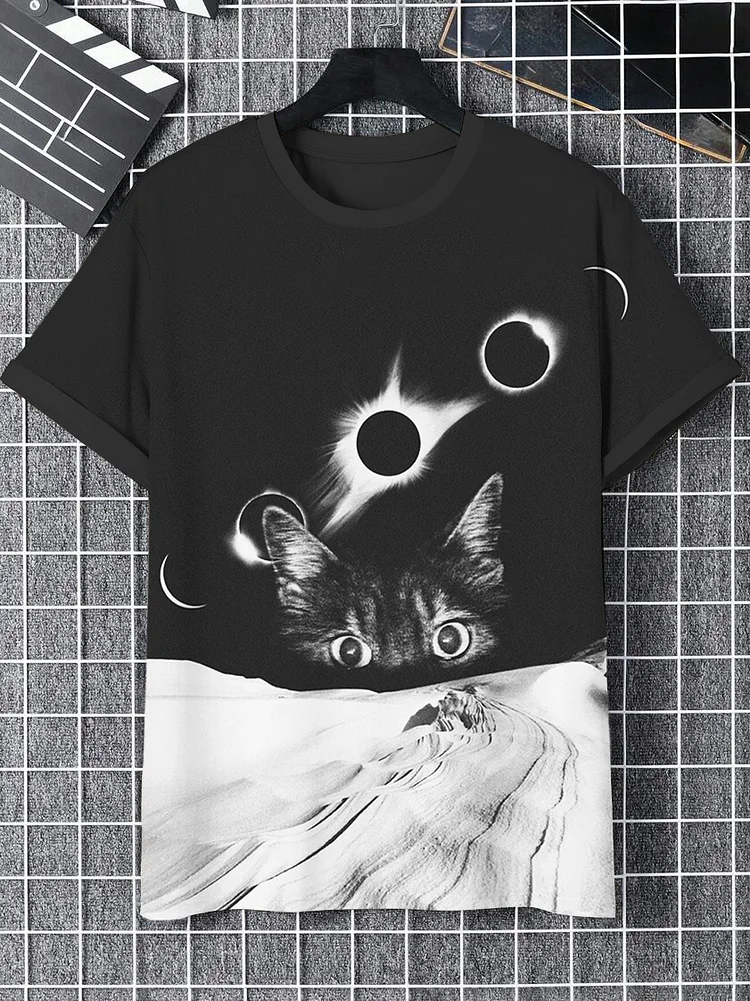 Men's Peekaboo Cat Moon Phase Print Casual T-Shirt