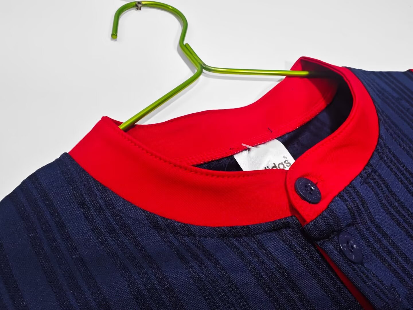 Retro Spain 1996 Away Football T-Shirt Thai Quality