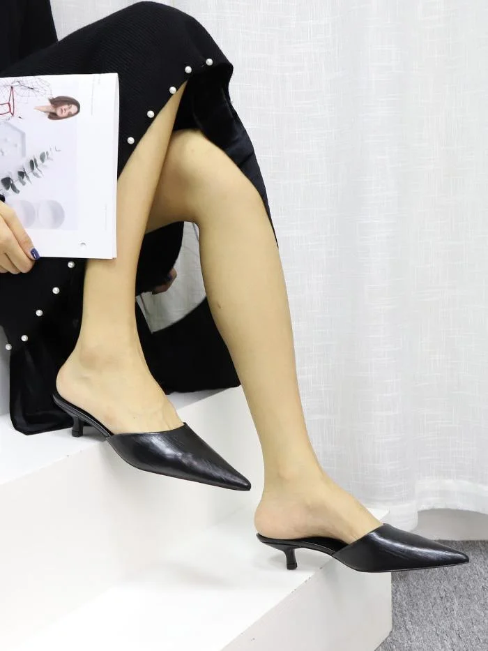 Fashion trendy pointed toe breathable toe cap low-heel slippers