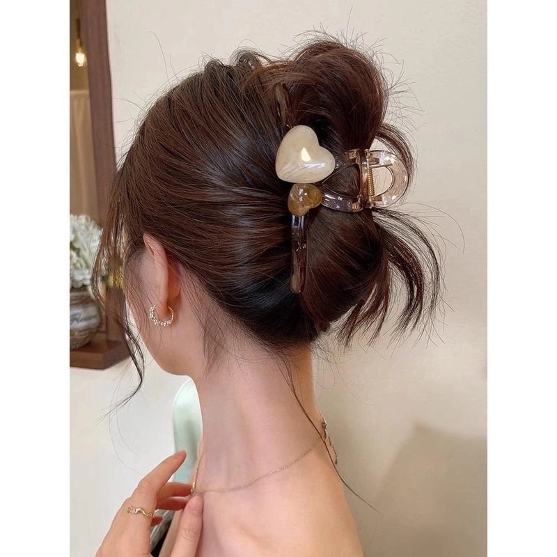 Women’s Casual Streetwear Heart Shape Arylic Handmade Hair Claws