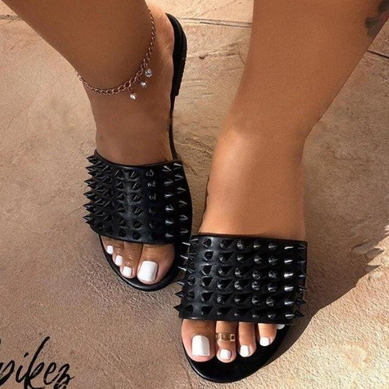Fashion Casual Rivets Slippers