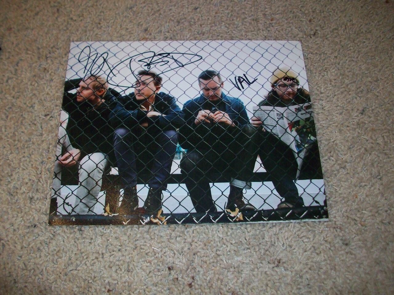 BEAR HANDS BAND SIGNED 8x10 Photo Poster painting C DILLON RAU +3 AUTOGRAPH DISTRACTION GIANTS