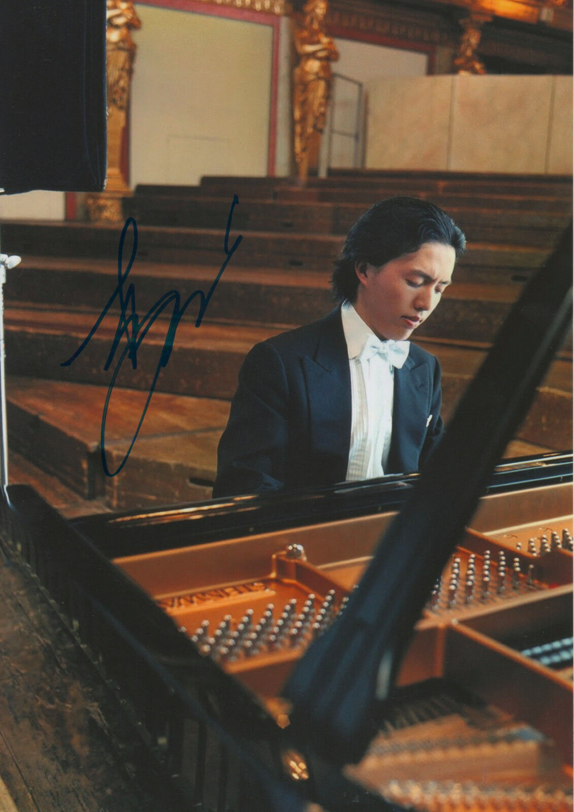 Yundi Li Pianist signed 8x12 inch Photo Poster painting autograph