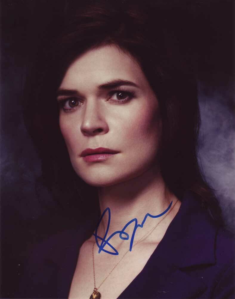 Betsy Brandt In-Person AUTHENTIC Autographed Photo Poster painting SHA #48511