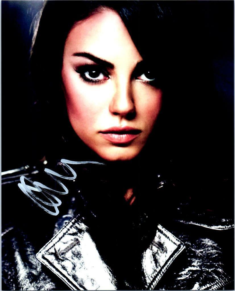 Mila Kunis signed 8x10 Picture nice autographed Photo Poster painting pic with COA