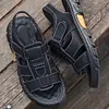 Gioiacombo&trade; Sandali da spiaggia regolabili in pelle con velcro da uomo
