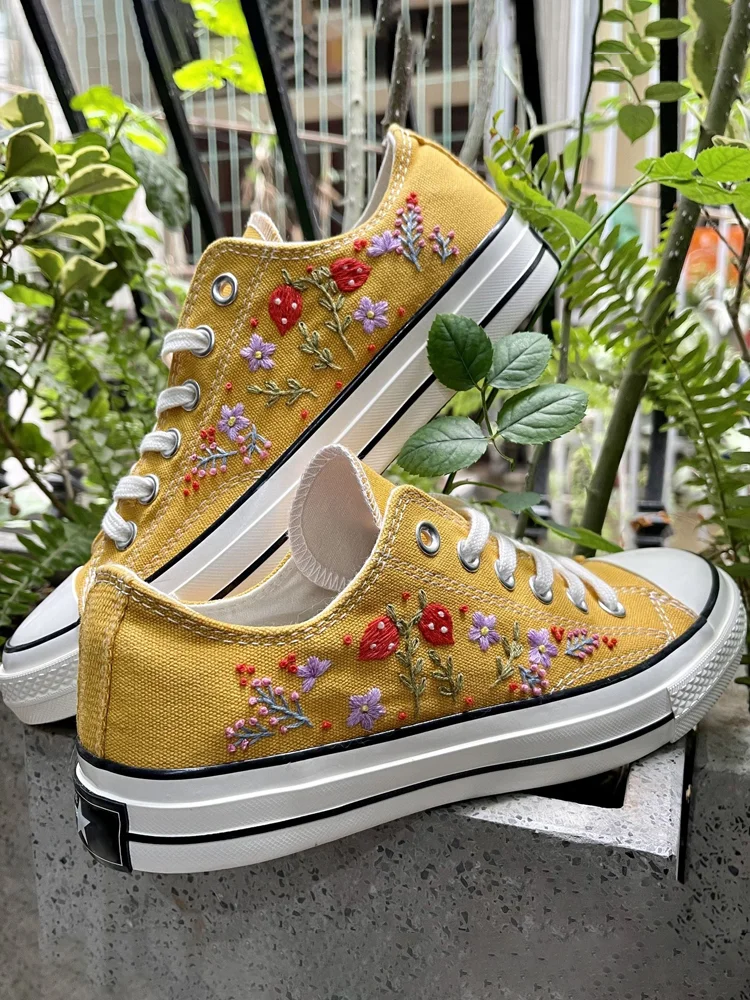 Comstylish Strawberry Floral Embroidered Pattern Canvas Shoes