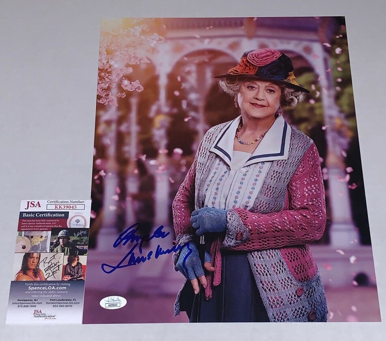 Angela Lansbury signed Mary Poppins Returns 11x14 Photo Poster painting autographed JSA