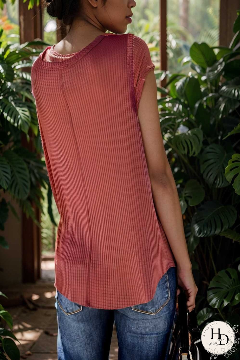 solid round neck sleeveless top vest