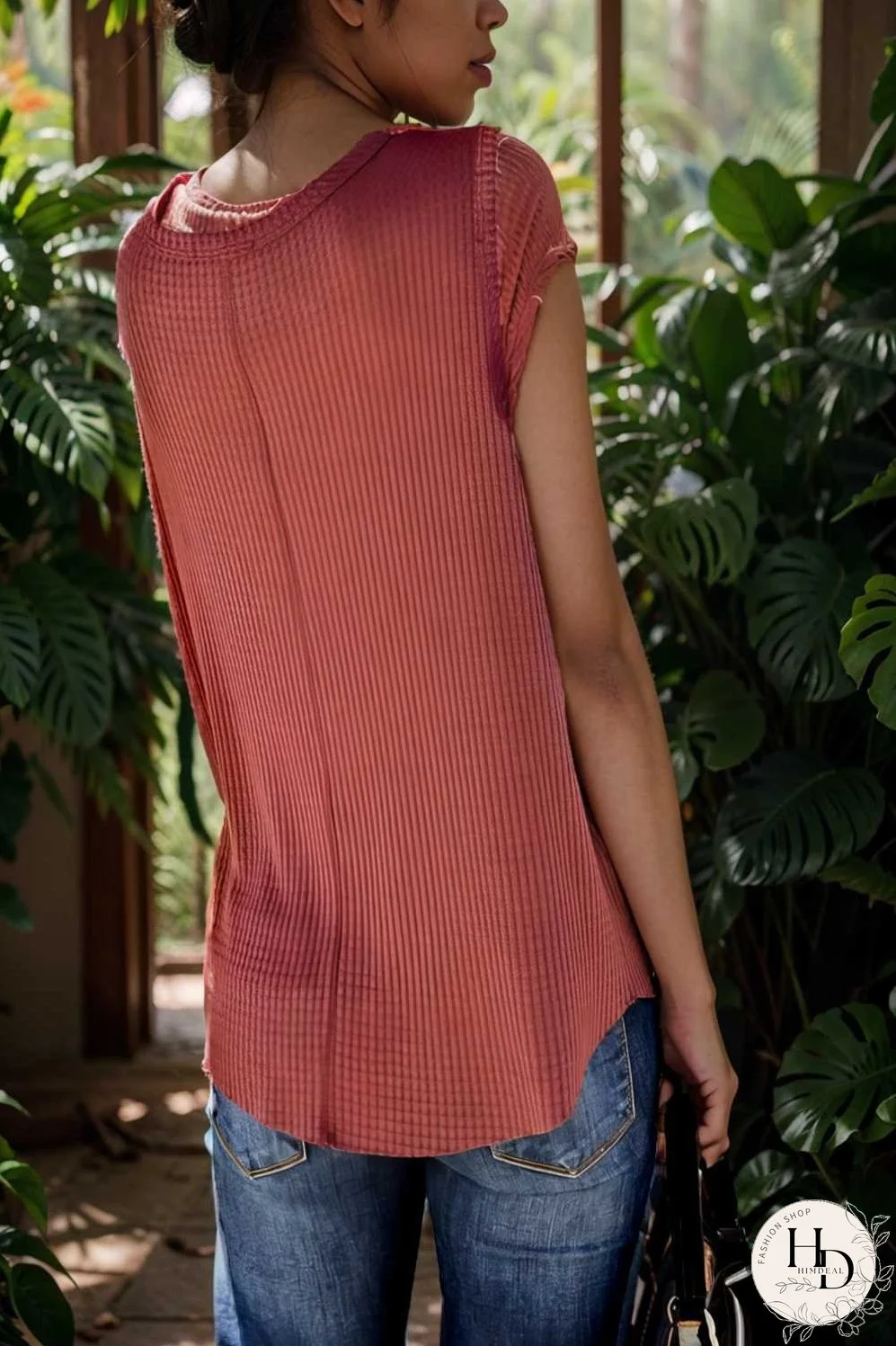 solid round neck sleeveless top vest