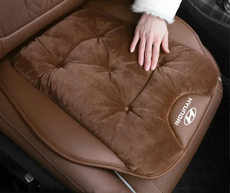 New plush car seat cushion says goodbye to winter cold