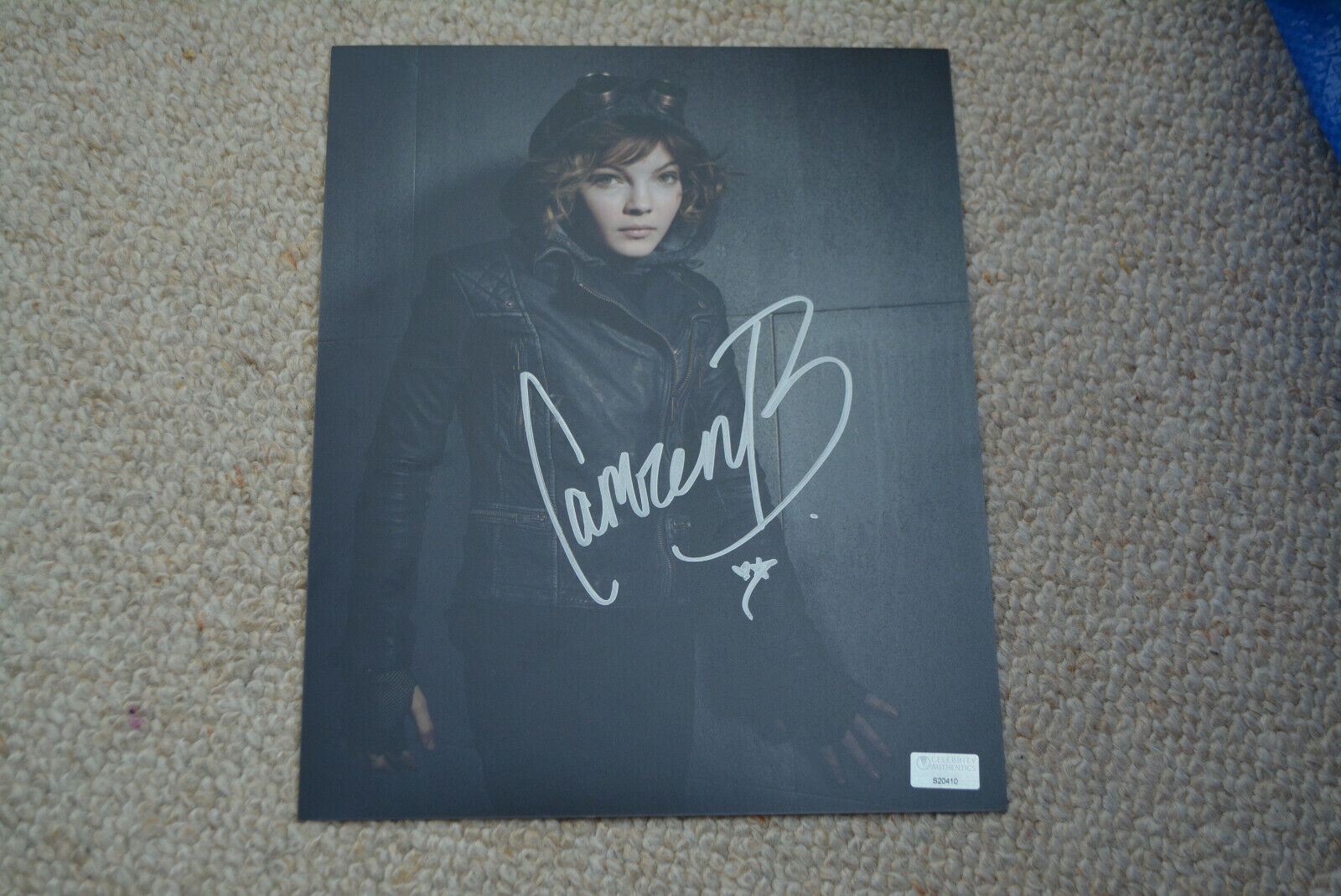 CAMREN BICONDOVA signed autograph In Person 8x10 (20x25 cm) GOTHAM