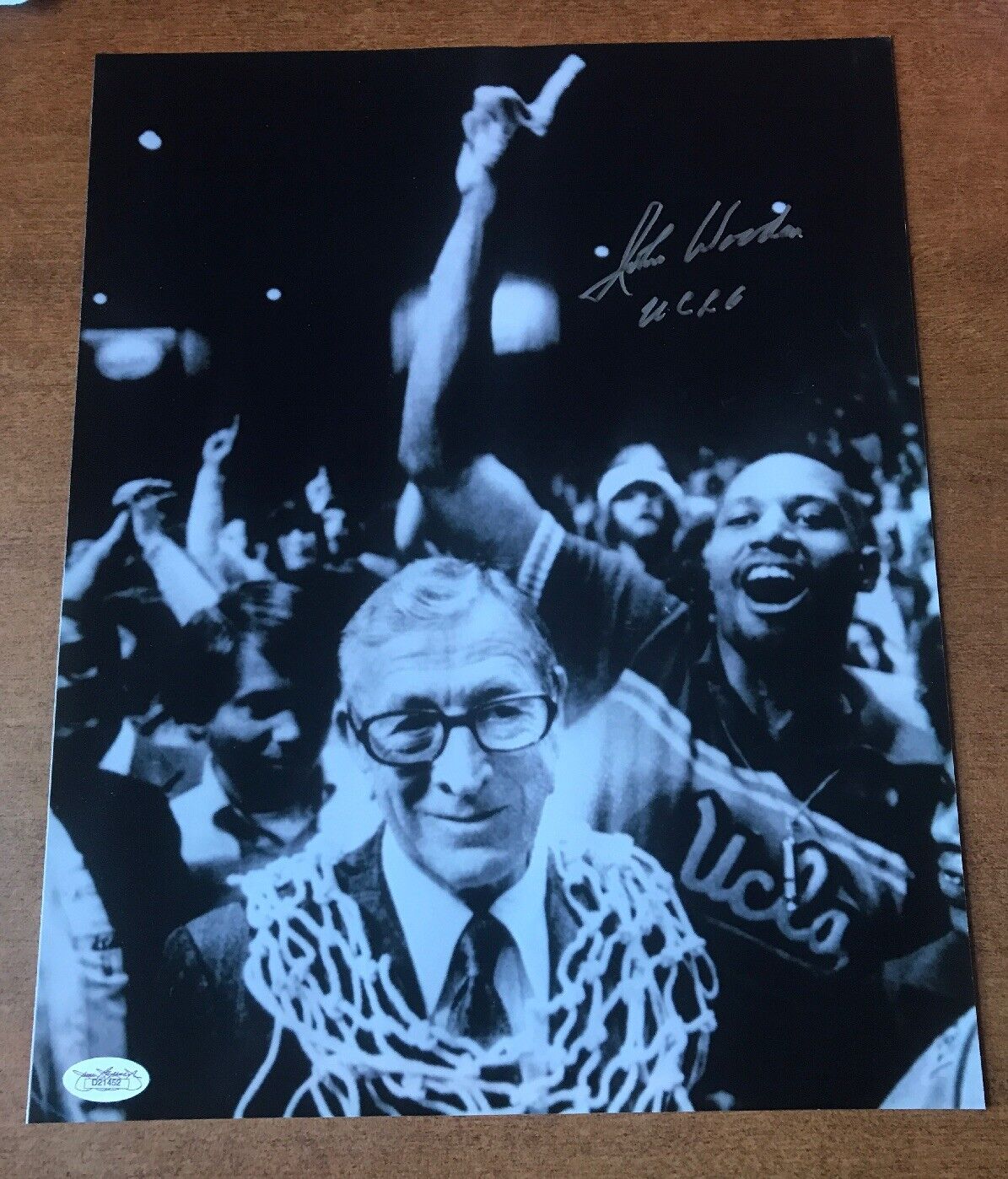 JOHN WOODEN UCLA BRUINS,HOF JSA/COA SIGNED 11X14 Photo Poster painting