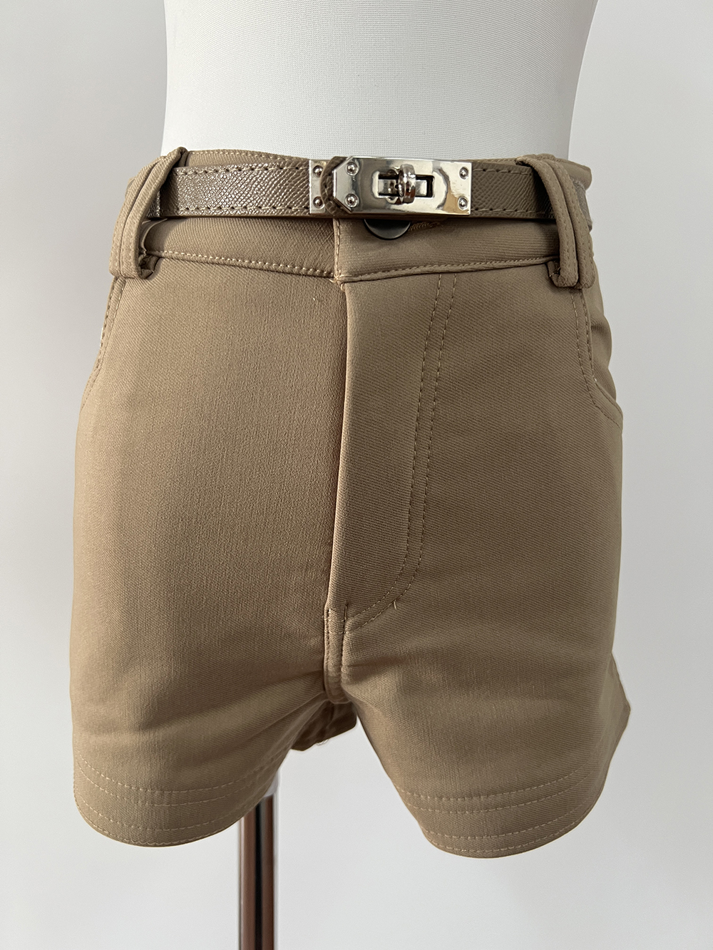 Guzpar Khaki Casual Pants for Women Autumn and Winter Outerwear Booty Shorts Hips Elastic Tight Design High Waist Slimming Shorts Women