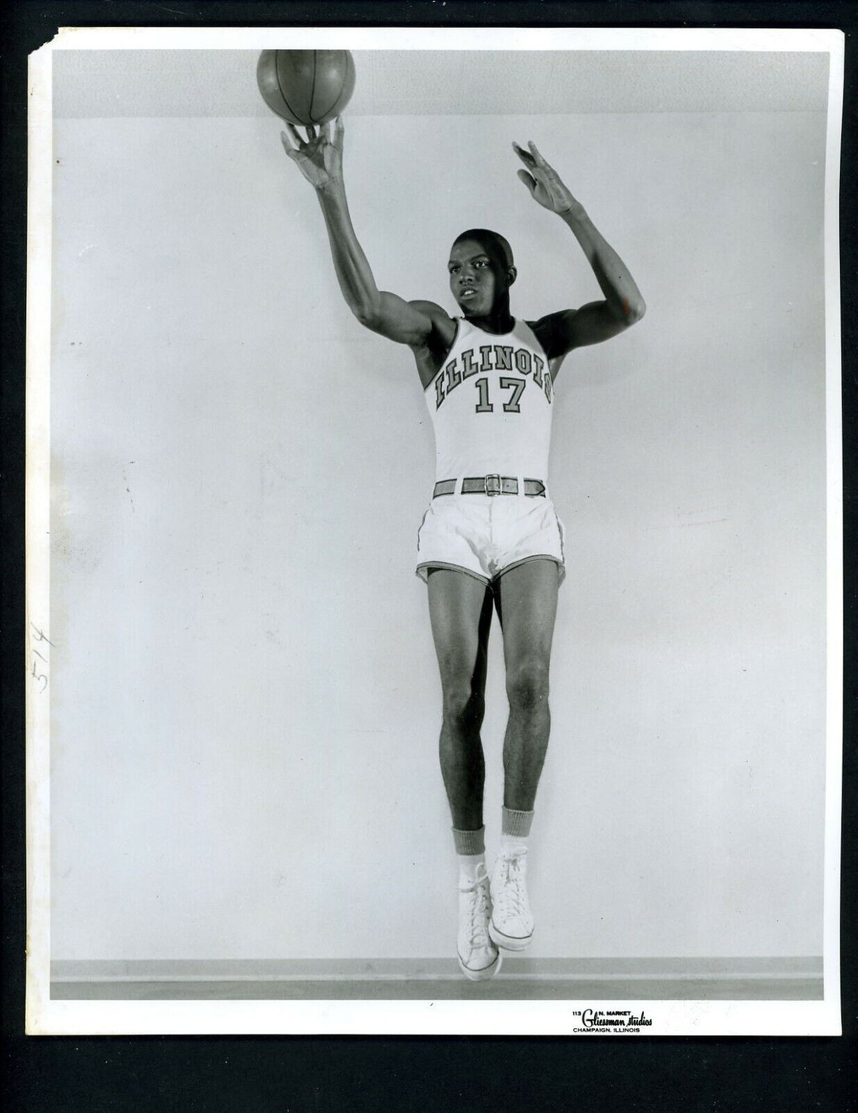 Govoner Vaughn 1960 Press Photo Poster painting University of Illinois basketball jump shot pose