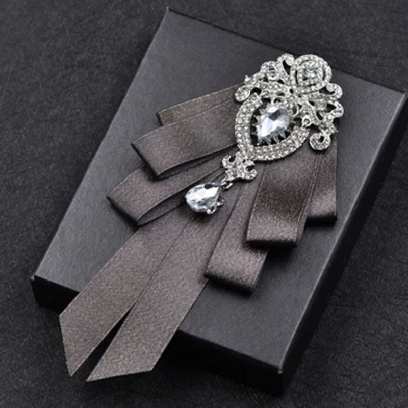 High-quality Fashion Handmade Red Diamond Bow Tie Wedding Collar Bowtie Brooch Pocket Towel Square Set Gifts for Men Accessories