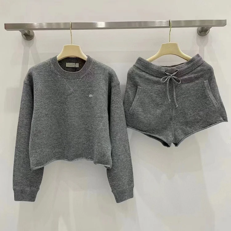 New Fashion Gray Color Wool Knitted Letter Embroidery Logo Sweater Winter Casual Loose 2 Piece Set Sweater Shirt Shorts 