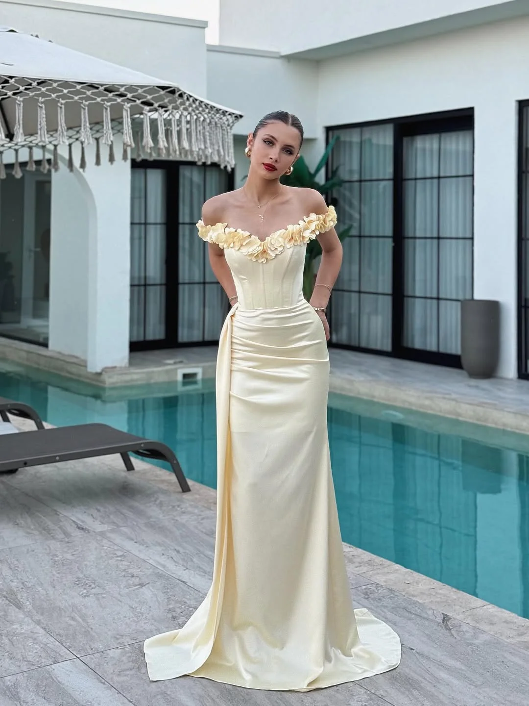 Elegant Light Yellow Off-The-Shoulder Handmade Flower Prom Dress With Side Train YK0255