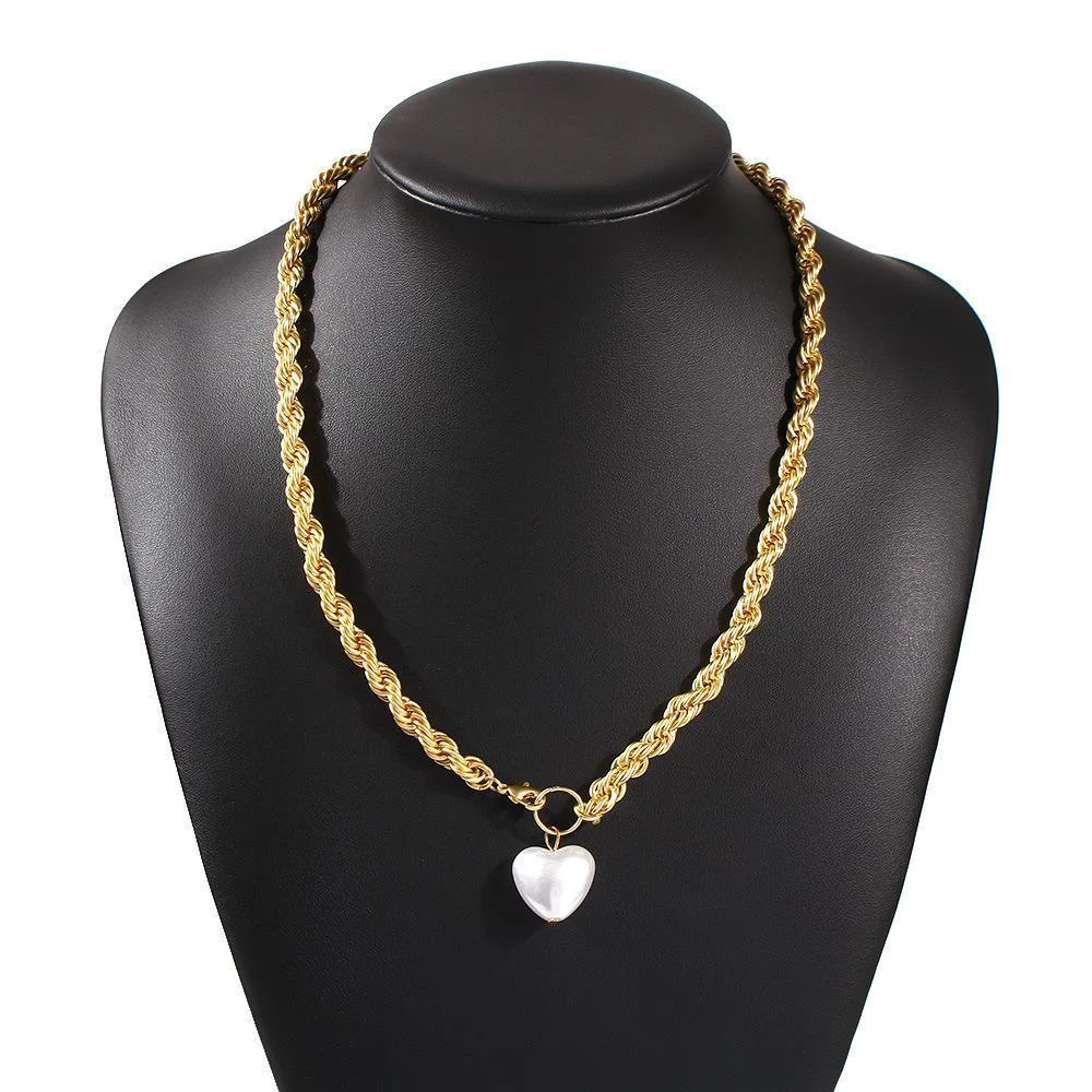 Baroque style necklace
