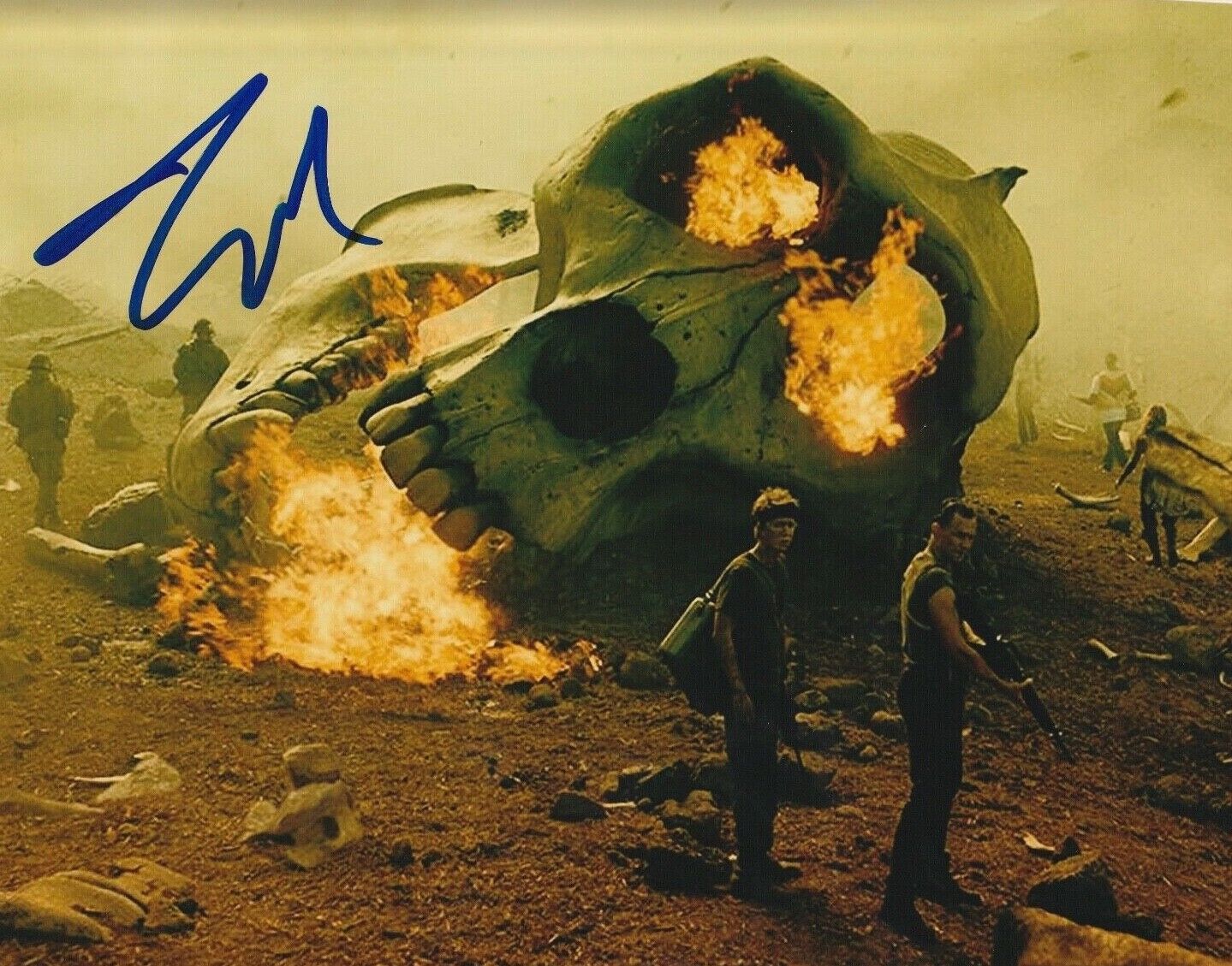 * THOMAS MANN * signed autographed 8x10 Photo Poster painting * KONG: SKULL ISLAND * 2