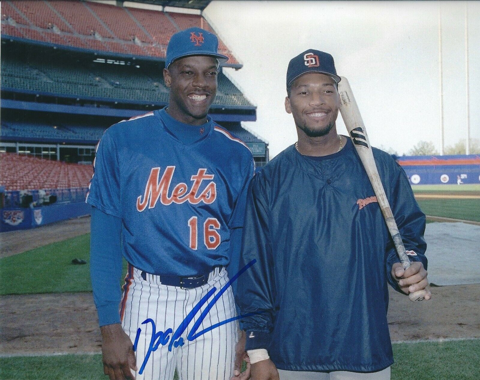 Signed 8x10 DOC GOODEN New York Mets Autographed Photo Poster painting - COA