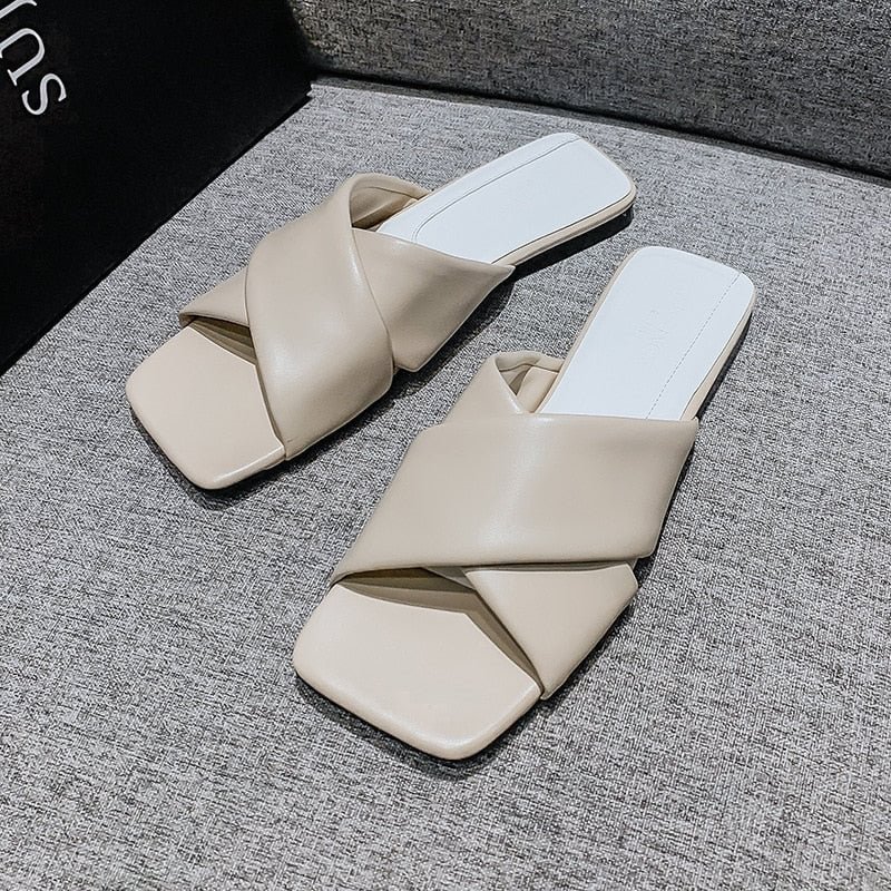 2021 Summer new women's outdoor flat slippers Roma style PU red black white large size sandals fashion you rubber shoes