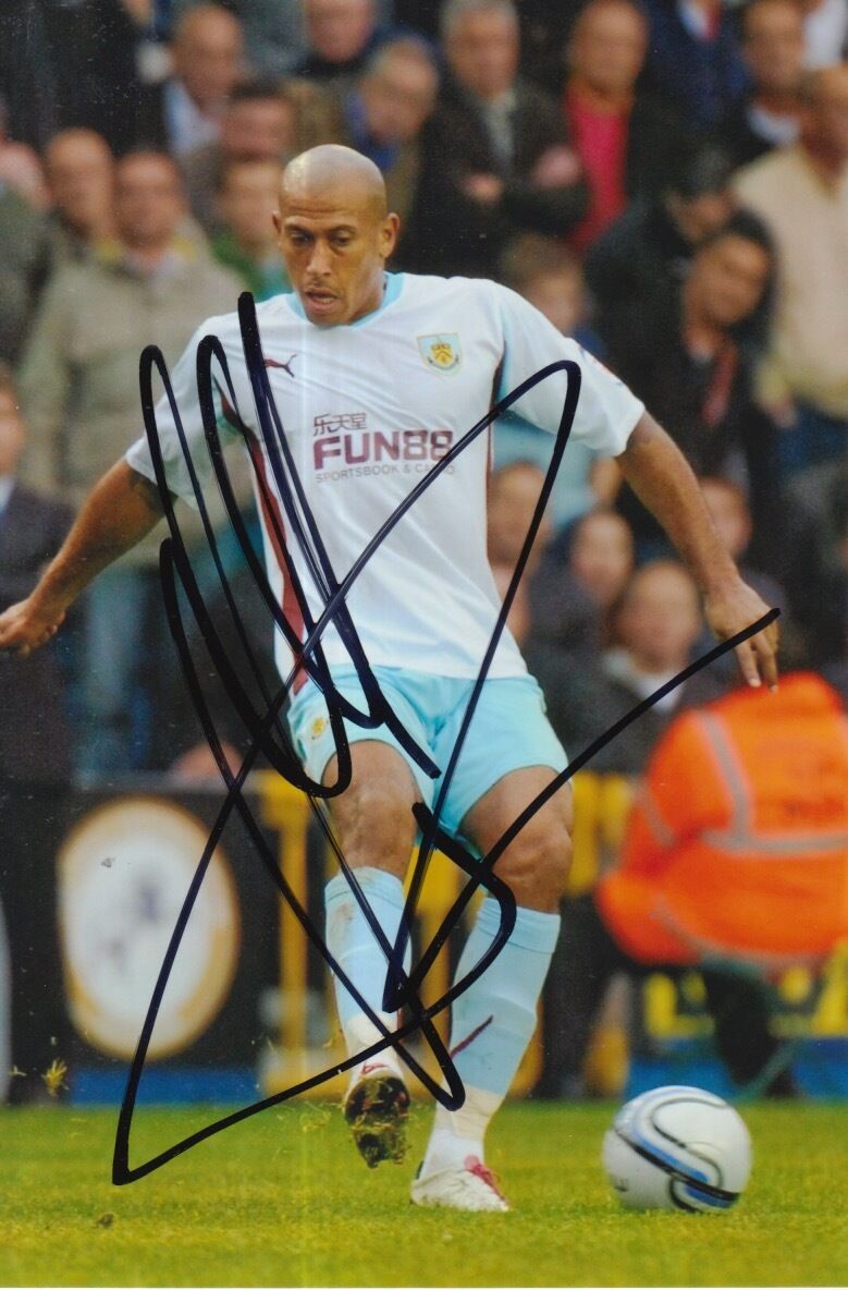 BURNLEY HAND SIGNED CHRIS IWELUMO 6X4 Photo Poster painting.