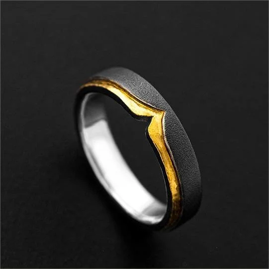 Coutureaura Vibrating Wing Ring