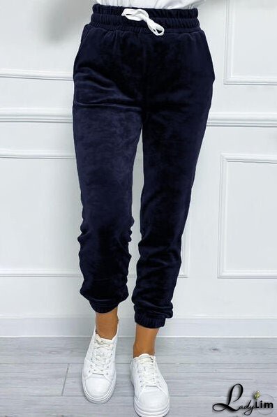 Fashionable and Minimalist garment