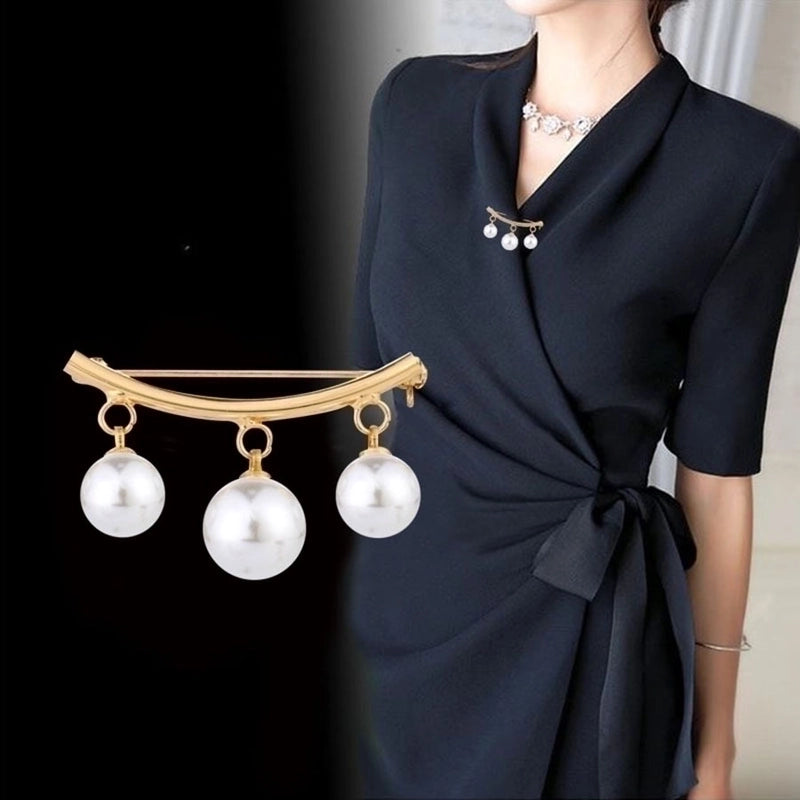 Elegant Glam Pin Geometric Alloy Plating Inlay Artificial Pearls Rhinestones Shell Women’s Brooches