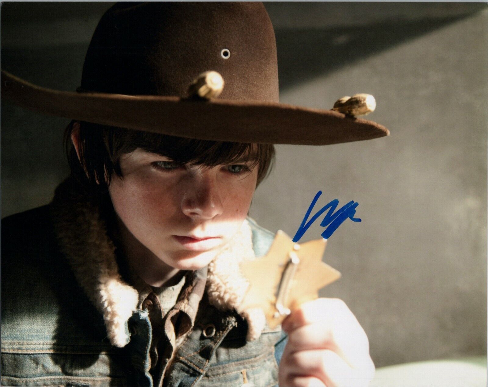 ~~ CHANDLER RIGGS Authentic Hand-Signed CARL - THE WALKING DEAD