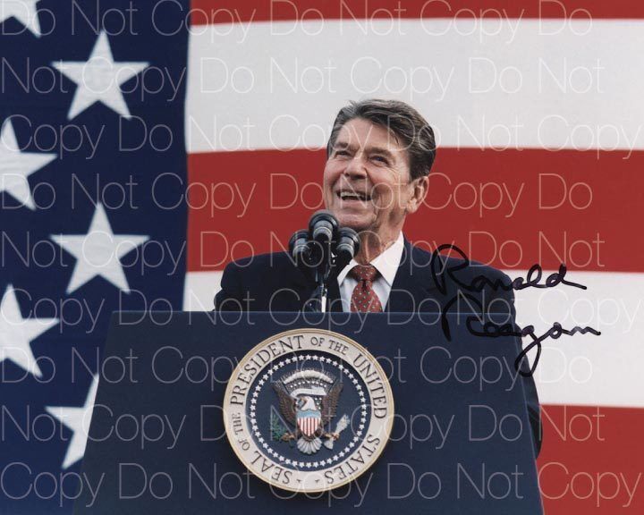 Ronald Reagan signed Republican Pres 8X10 Photo Poster painting picture poster autograph RP