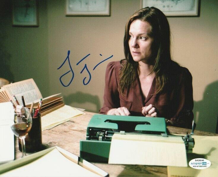 LAURA LINNEY SIGNED SQUID AND THE WHALE