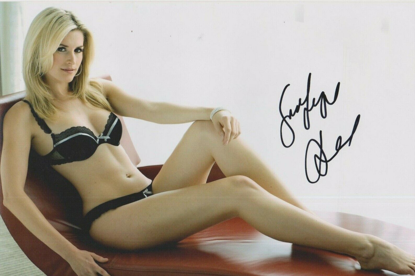 Sarah Jayne Dunn (Hollyoaks) **HAND SIGNED** 8x12 Photo Poster painting ~ AUTOGRAPHED