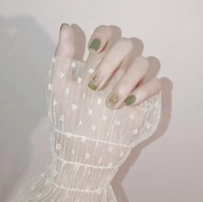 24pcs/set Punk Black Gradient Fake Nails Round Full Cover Gold Moon Star Decal Nail Art Tips Artificial Press on Nails-Nail Inspo