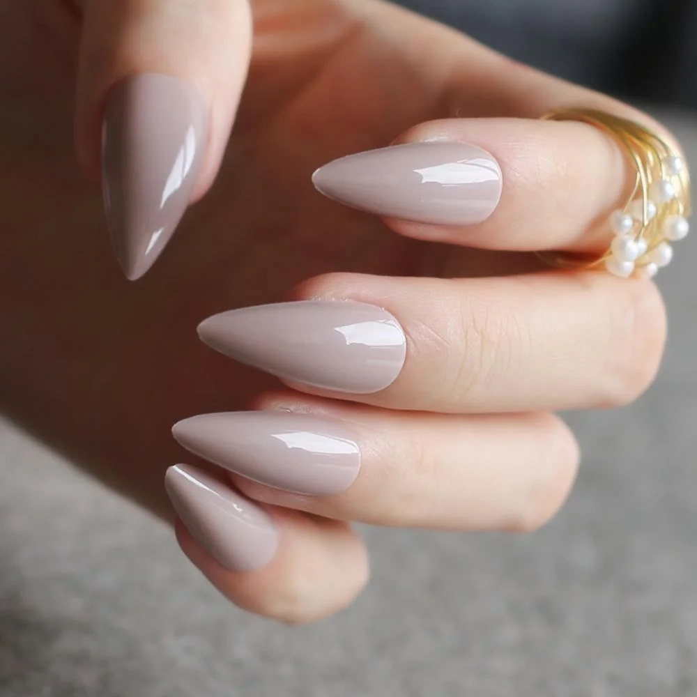 DIY long shiny fake nails INS 10 colors optional Stiletto salon glossy false nails Long almond salon art false nails matte-Nail Inspo