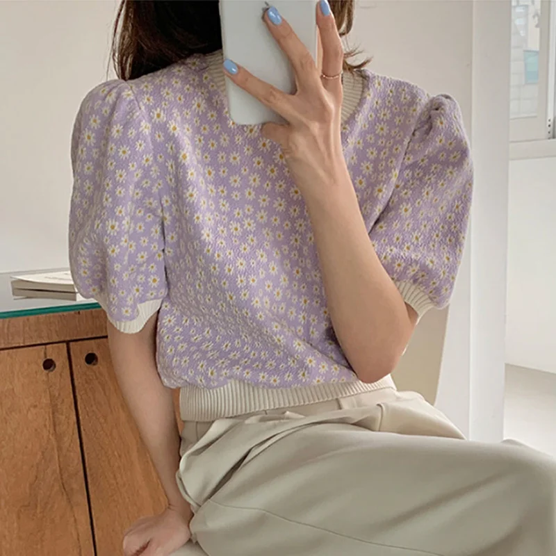 Uveng Uveng Version Of The Hottie Chic Daisy Knitting Bubble Sleeve T-Shirt 2023 Summer New Short-Sleeved Temperament Blouse