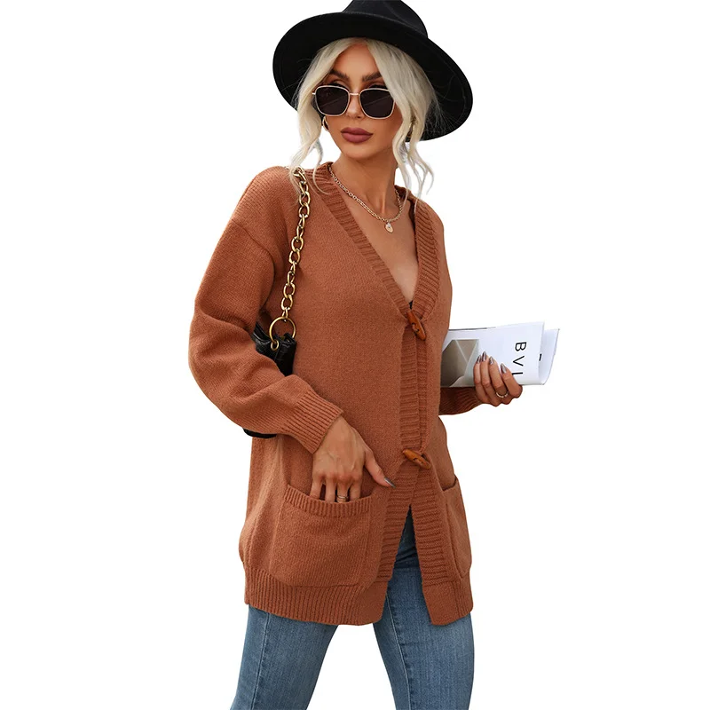 Cardigans Fashion for the 50-Year-Old Lady: Balancing Sophistication and Modern Trends