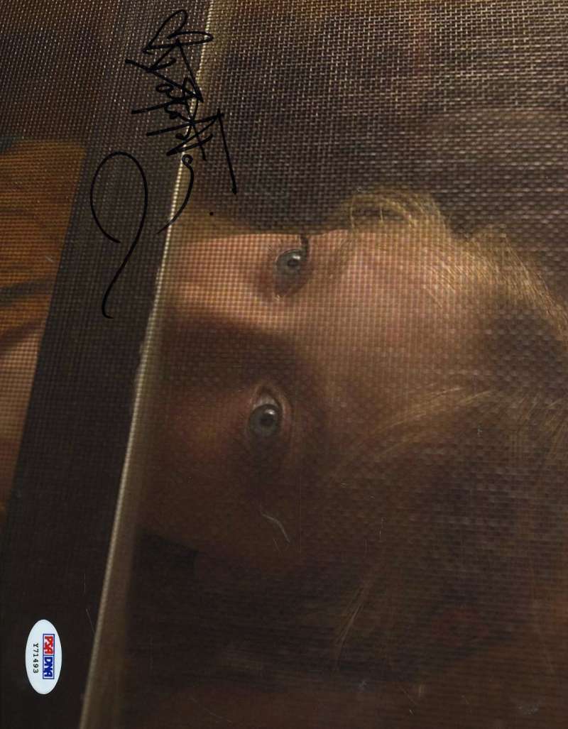 Dakota Fanning War Of The Worlds Signed Psa/dna 8x10 Photo Poster painting Authentic Autograph