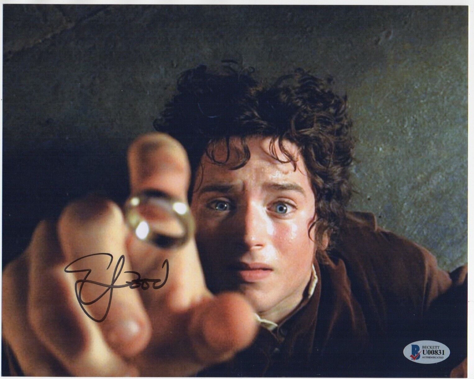 ELIJAH WOOD signed LOTR 8x10 Photo Poster painting AUTOGRAPH auto BAS Beckett w/ ring Gandalf