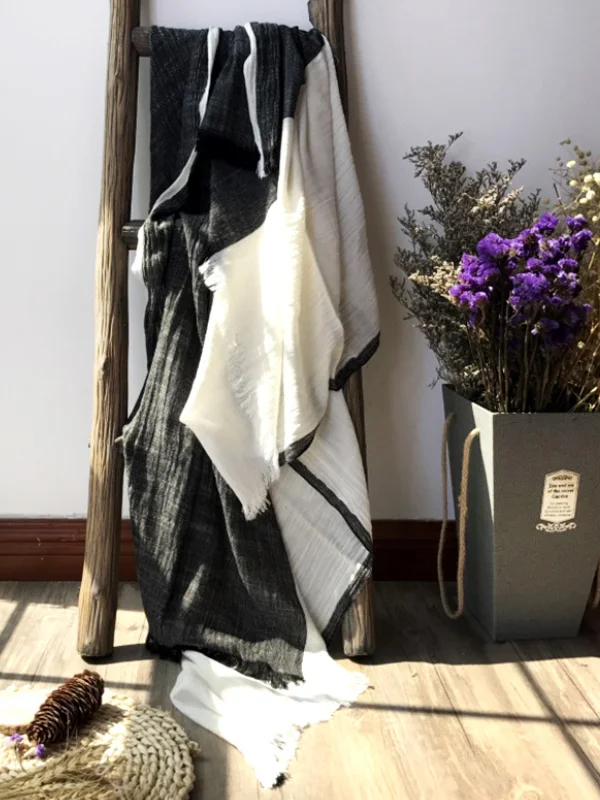 Contrast Color Fray Hem Soft Scarf