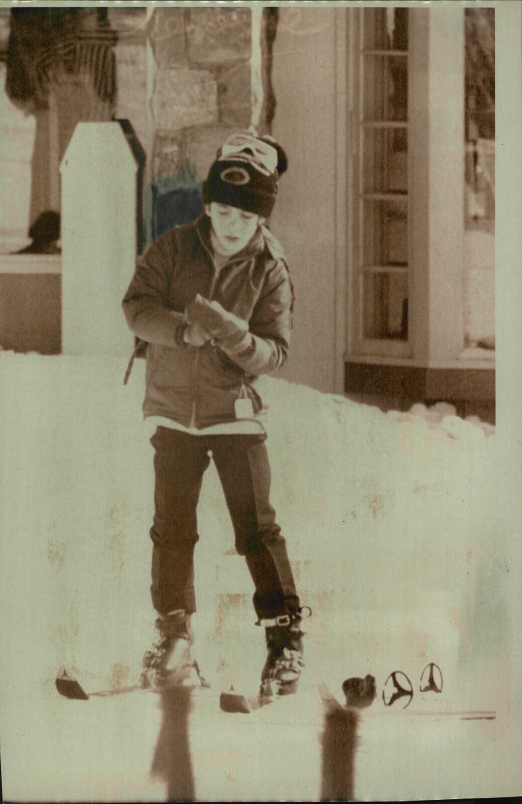 John Kennedy Jr. 1970 Press Photo Poster painting skiing at Mt. Tremblant Canada