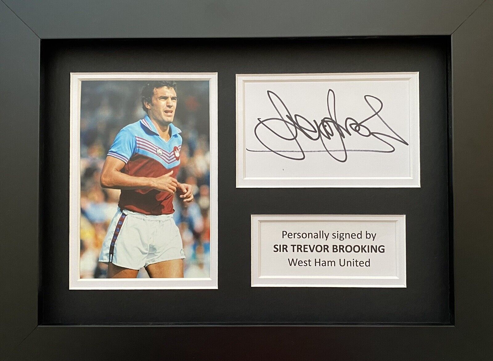 Sir Trevor Brooking Hand Signed White Card In A4 West Ham United Frame Display