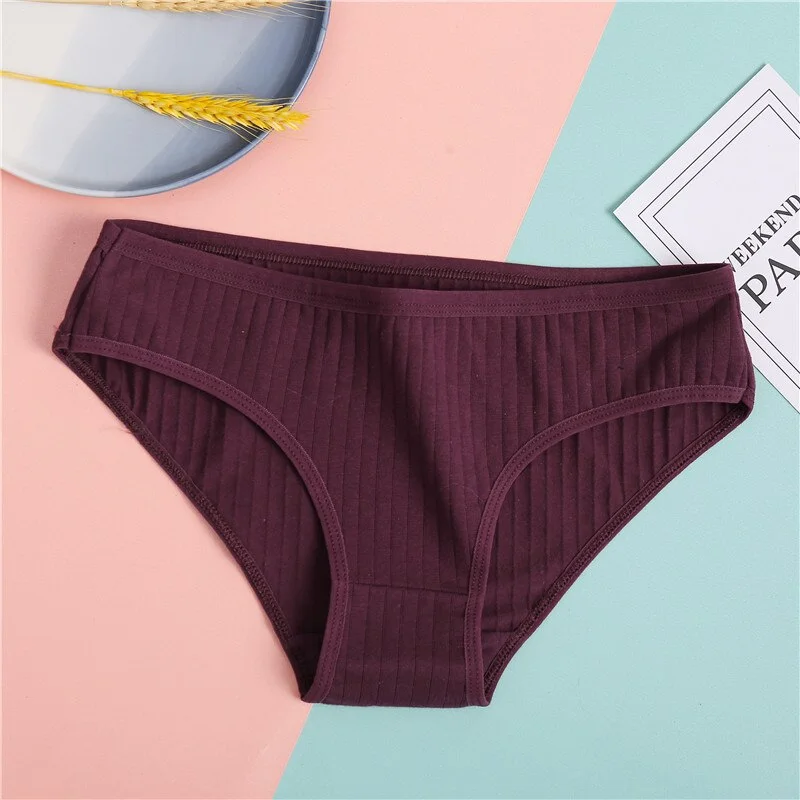 FINETOO M-2XL Women Cotton Panties Fashion Letter V Waist Underpants Low-Rise Female Underwear Girls Comfortable Briefs Lingerie
