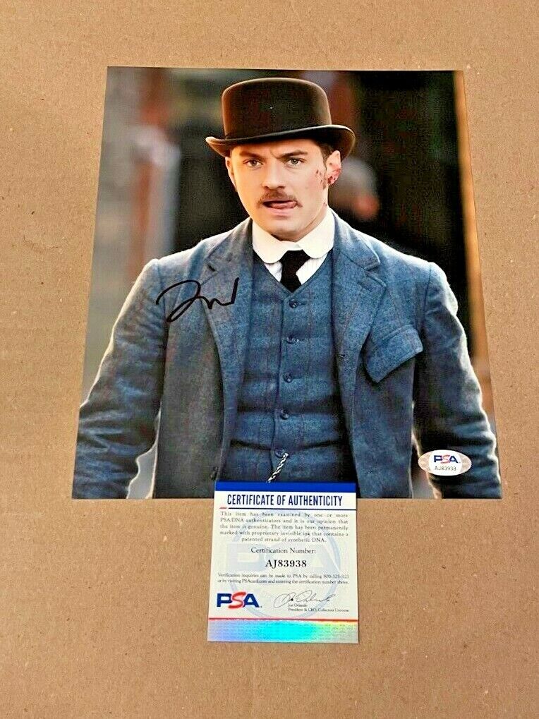 JUDE LAW SIGNED SHERLOCK HOLMES 8X10 Photo Poster painting PSA/DNA CERTIFIED