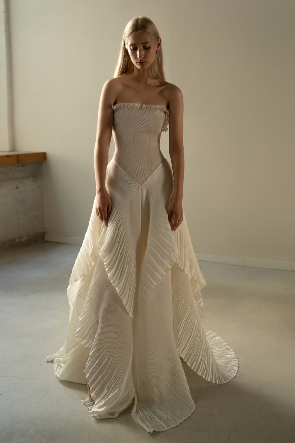 Lvs&Broner Chic Strapless Sleeveless Long Prom Dress With Ruffles Pleated 