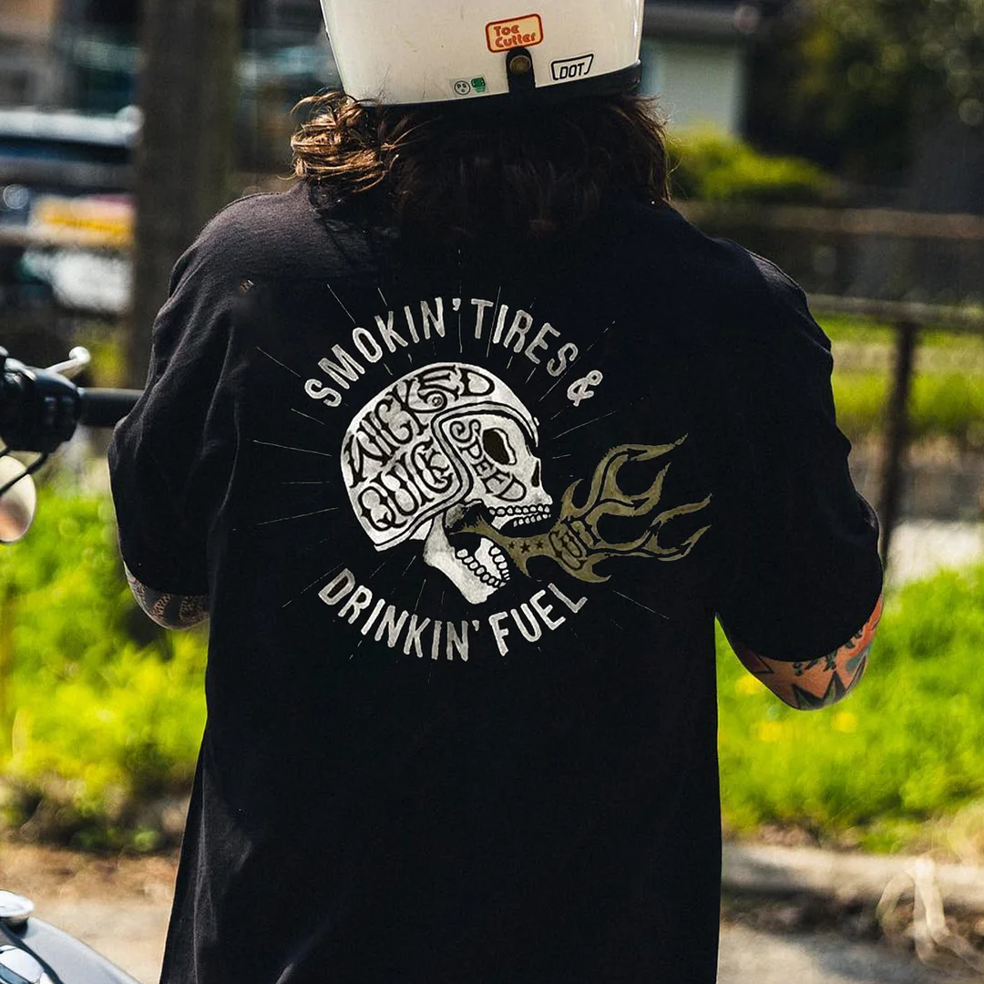 SMOKIN TIRES DRINKIN FUEL Helmet Skull Print Men's T-shirt