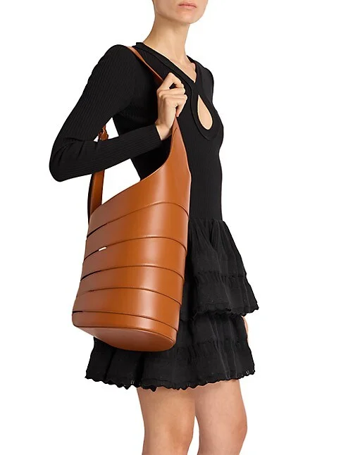 Ala&iuml;a Medium Babel Leather Shoulder Bag brown