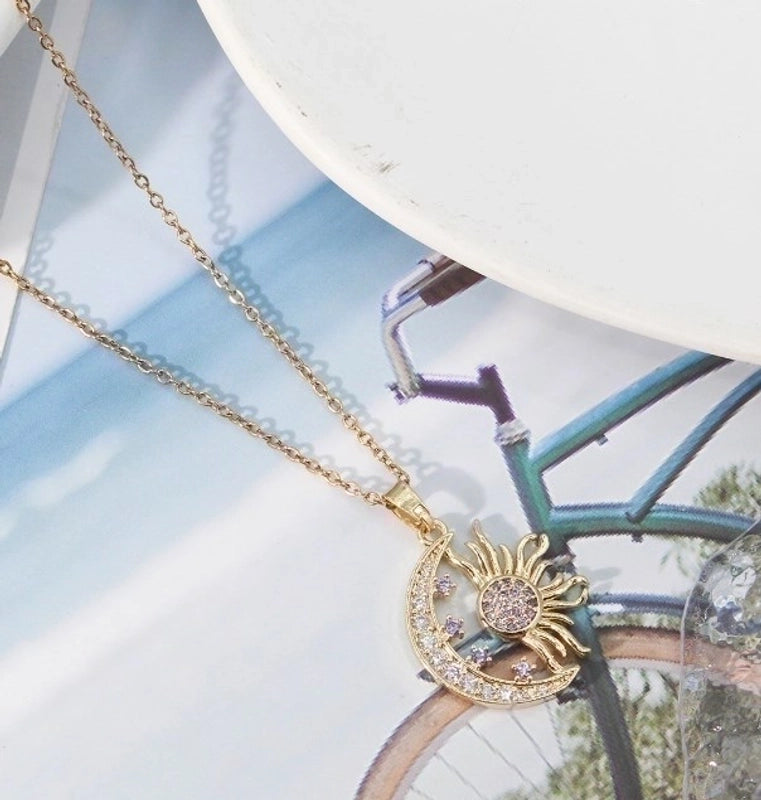 Copper Titanium Steel Minimalist Plating Inlay Moon Sun Zircon Pendant Necklace